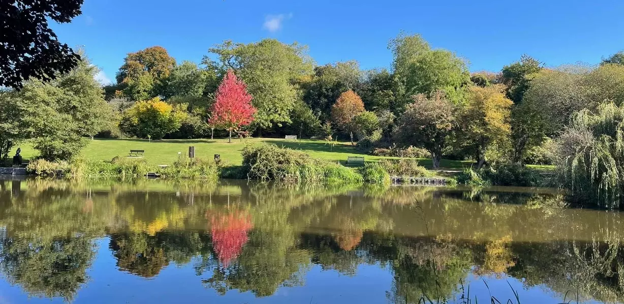 Jubilee Lake in full colour